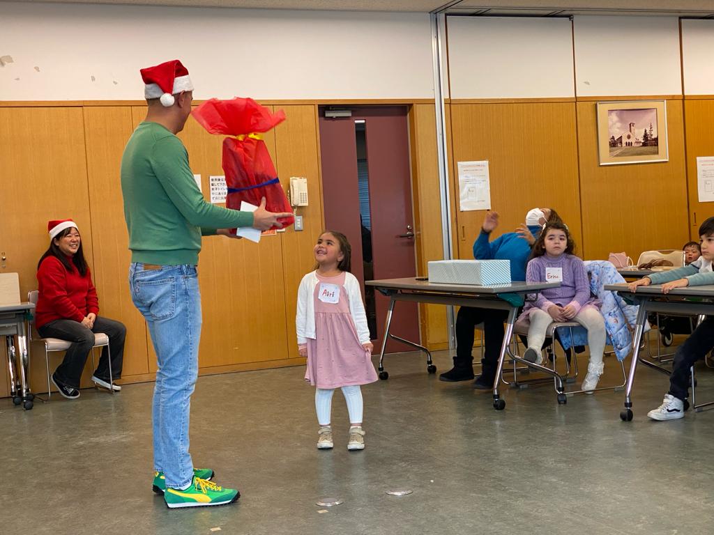 Con éxito se adelantó la fiesta de Navidad para los niños